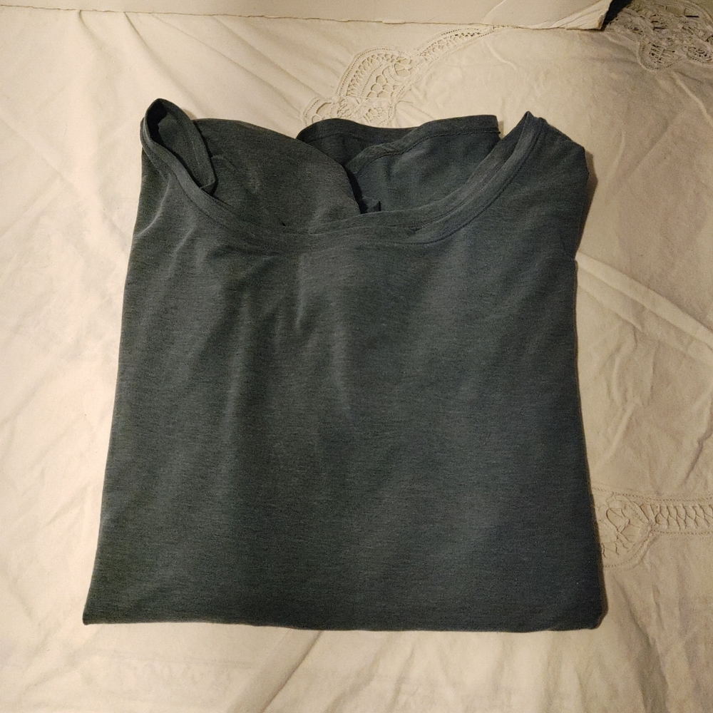 Ladies Oversized Gray Top Size XL Gap Short Sleeves